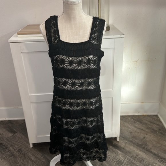 Diane Von Furstenberg NWT Crochet Flower Unique Sheer Dress with 2 Free Slips - Picture 8 of 17
